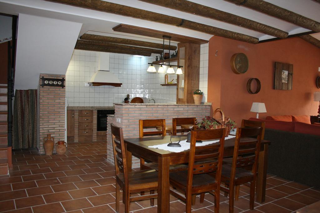 La Casa Del Azafran Villa Villanueva del Rebollar de la Sierra Rum bild